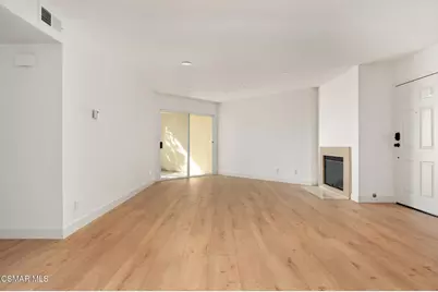 697 Sutton Crest Trail #Tl210, Oak Park, CA 91377 - Photo 7
