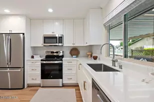 25336 Village 25, Camarillo, CA 93012 - Photo 11
