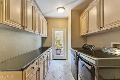 3936 Eagle Flight Drive, Simi Valley, CA 93065 - Photo 15