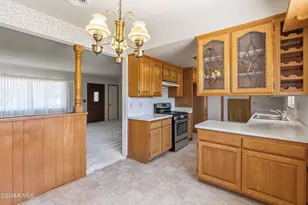 318 Carla Dr, Simi Valley, CA 93065 - Photo 15
