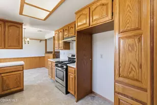 318 Carla Dr, Simi Valley, CA 93065 - Photo 19
