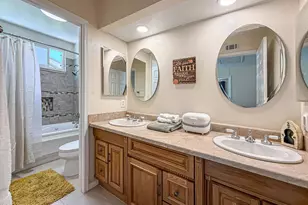 2111 Peak Pl, Thousand Oaks, CA 91362 - Photo 33