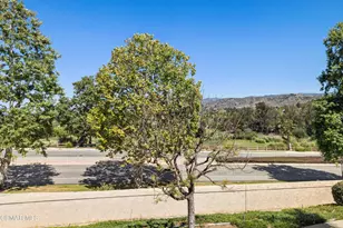 600 Kingswood Ln, Simi Valley, CA 93065 - Photo 17