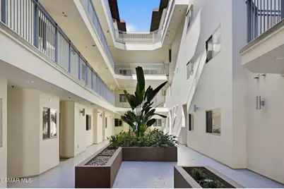5016 Bakman Avenue #104, North Hollywood, CA 91601 - Photo 7