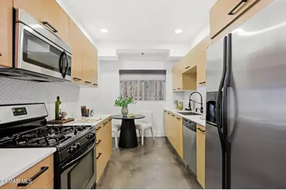 5016 Bakman Avenue #104, North Hollywood, CA 91601 - Photo 3