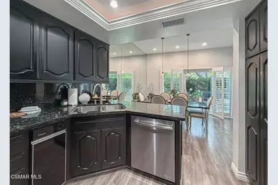 4695 Club View Drive, Westlake Village, CA 91362 - Photo 9