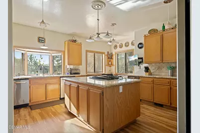 27454 Matterhorn Drive, Lake Arrowhead, CA 92352 - Photo 5