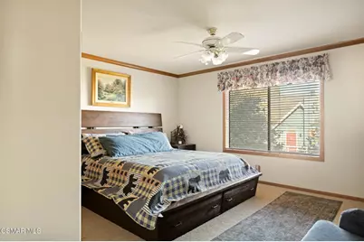 27454 Matterhorn Drive, Lake Arrowhead, CA 92352 - Photo 19