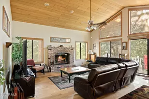 27454 Matterhorn Dr, Lake Arrowhead, CA 92352 - Photo 3