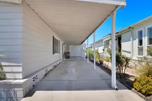 92 Poinsettia Gardens Dr, Ventura, CA 93004 - Photo 37