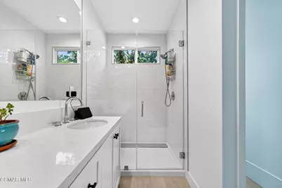 1135 N Commonwealth Avenue, Los Angeles, CA 90029 - Photo 21