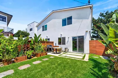 1135 N Commonwealth Avenue, Los Angeles, CA 90029 - Photo 1
