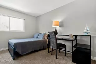907 Sagebrush Pl, Newbury Park, CA 91320 - Photo 17