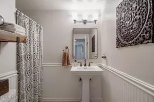 907 Sagebrush Pl, Newbury Park, CA 91320 - Photo 13