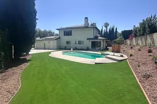 2183 E Chesterton St, Simi Valley, CA 93065 - Photo 37