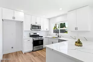 139 Devia Dr, Newbury Park, CA 91320 - Photo 13