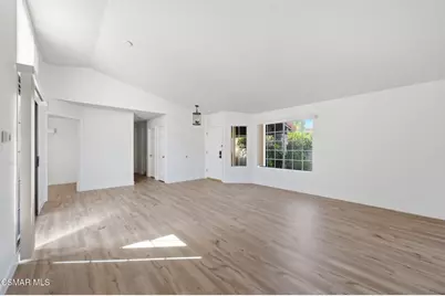 802 Congressional Road, Simi Valley, CA 93065 - Photo 9
