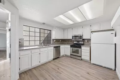 802 Congressional Road, Simi Valley, CA 93065 - Photo 3