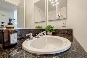 442 Fallbrook Ave, Thousand Oaks, CA 91320 - Photo 23