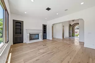 82 Queen's Garden Dr, Westlake Village, CA 91361 - Photo 7