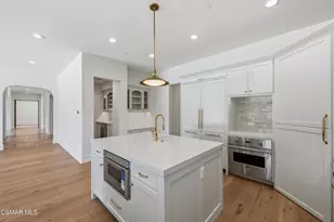 82 Queen's Garden Dr, Westlake Village, CA 91361 - Photo 13