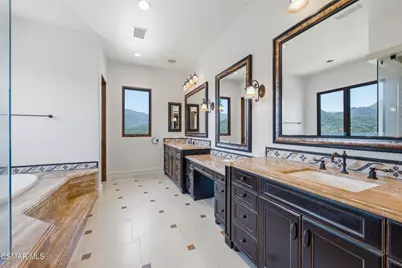 82 Queens Garden Drive, Westlake Village, CA 91361 - Photo 15