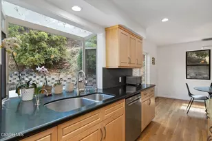 21705 Entrado Dr, Topanga, CA 90290 - Photo 17