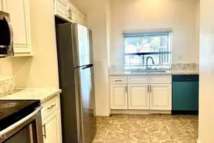 688 Indian Oak Ln, Oak Park, CA 91377 - Photo 5