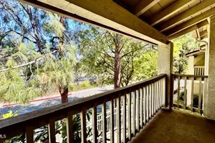 688 Indian Oak Ln, Oak Park, CA 91377 - Photo 13
