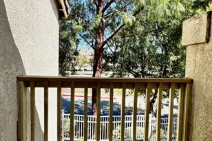 688 Indian Oak Ln, Oak Park, CA 91377 - Photo 13