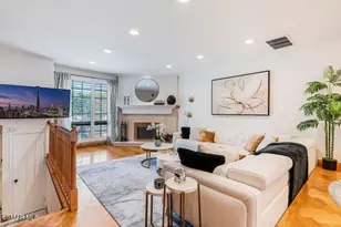 18102 Burbank Blvd, Tarzana, CA 91356 - Photo 21
