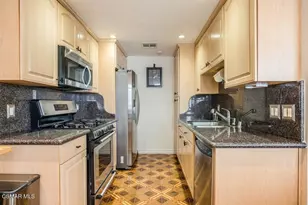 18102 Burbank Blvd, Tarzana, CA 91356 - Photo 25
