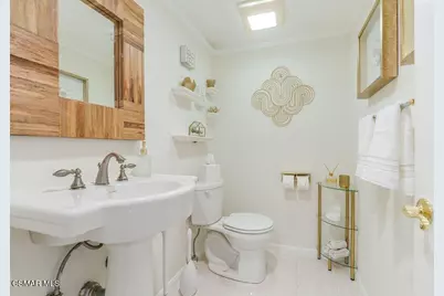 18102 Burbank Boulevard #29, Tarzana, CA 91356 - Photo 3