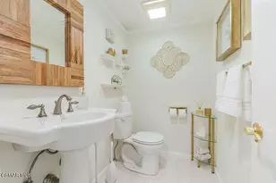 18102 Burbank Blvd, Tarzana, CA 91356 - Photo 3