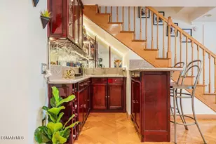 18102 Burbank Blvd, Tarzana, CA 91356 - Photo 13