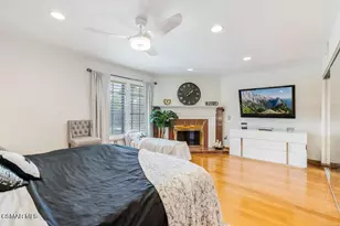 18102 Burbank Blvd, Tarzana, CA 91356 - Photo 3