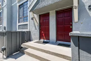 18102 Burbank Blvd, Tarzana, CA 91356 - Photo 19