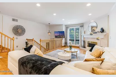 18102 Burbank Boulevard #29, Tarzana, CA 91356 - Photo 21