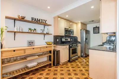18102 Burbank Boulevard #29, Tarzana, CA 91356 - Photo 15