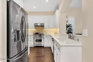 2391 Chiquita Ln, Thousand Oaks, CA 91362 - Photo 11