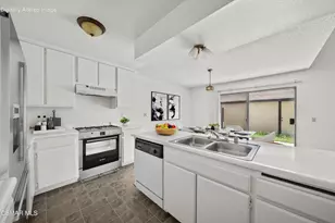 810 W Janetwood Dr, Oxnard, CA 93030 - Photo 11