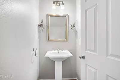 1325 Ashton Park Lane, Newbury Park, CA 91320 - Photo 11