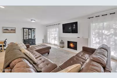 135 W Gainsborough Road, Thousand Oaks, CA 91360 - Photo 13