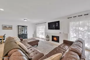 135 W Gainsborough Rd, Thousand Oaks, CA 91360 - Photo 13