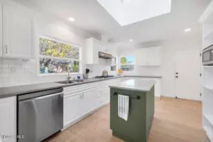 135 W Gainsborough Rd, Thousand Oaks, CA 91360 - Photo 19