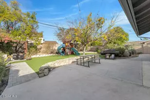 135 W Gainsborough Rd, Thousand Oaks, CA 91360 - Photo 43