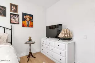 135 W Gainsborough Rd, Thousand Oaks, CA 91360 - Photo 37
