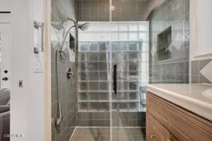 135 W Gainsborough Rd, Thousand Oaks, CA 91360 - Photo 33