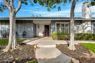135 W Gainsborough Rd, Thousand Oaks, CA 91360 - Photo 1