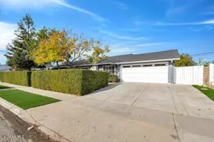 135 W Gainsborough Rd, Thousand Oaks, CA 91360 - Photo 3